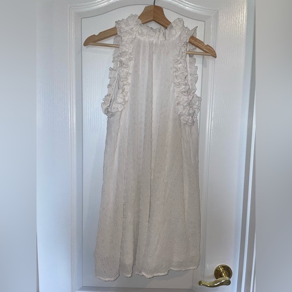 Aura Dresses & Skirts - Aura Cream Sleeveless Mini Swing Dress size medium